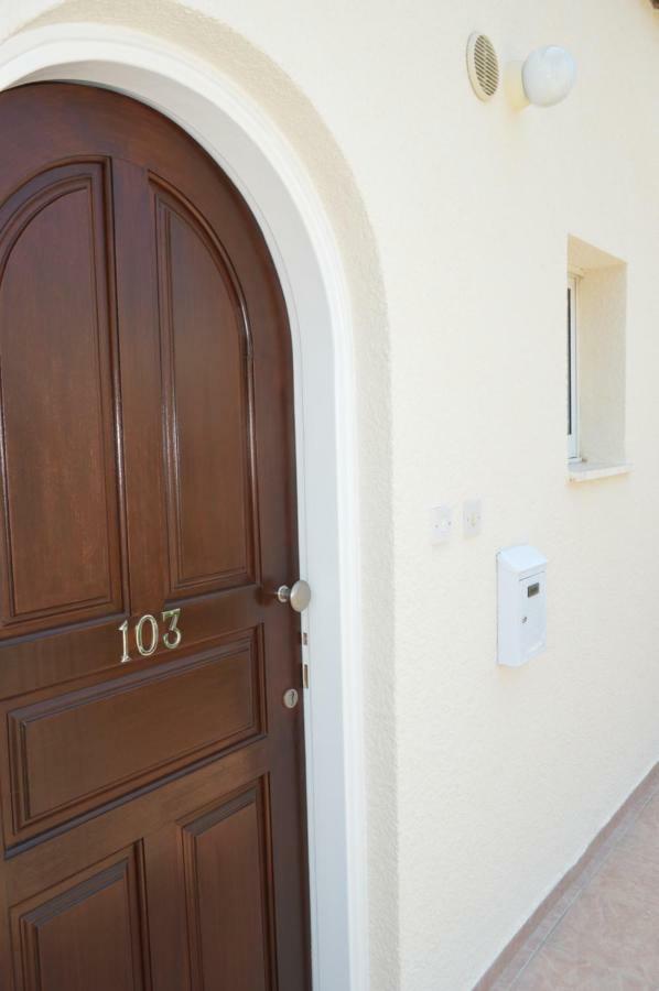 Apartment In Kato Pafos & 10 Min To Venus Beach Exterior foto